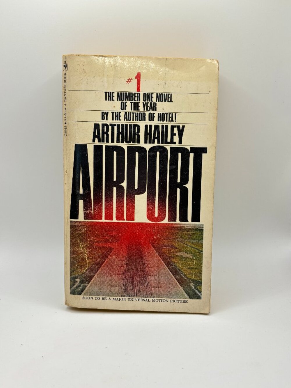 Airport By Arthur Hailey, 1970 Movie Tie-in Vintage Bantam Paperback READ